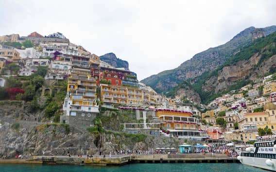Sorrento: Dagvullende tour per boot naar Positano, Amalfi en Ravello