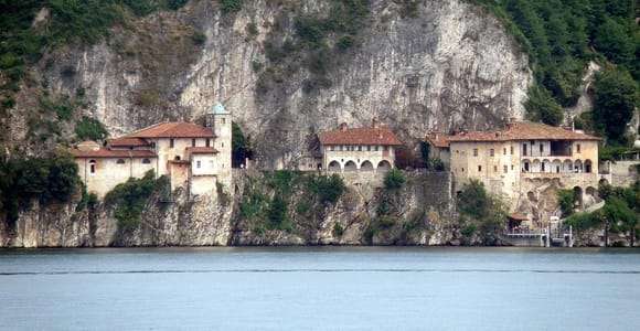 Stresa: Private Kreuzfahrt nach Santa Caterina del Sasso