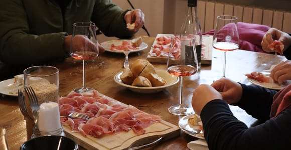 Parma: Guided wine tasting with a light lunch of local products
