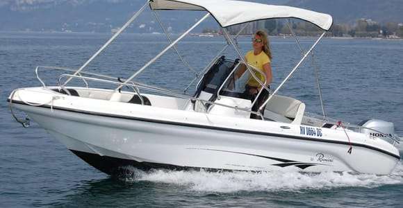 Lake Garda: Boat rental without a boating license from Castelletto