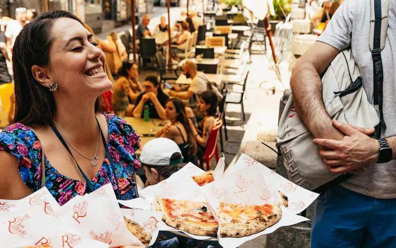 Naples: Guided Street Food Tour with Spritz