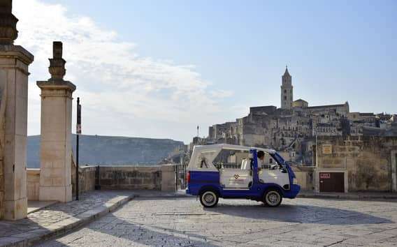 Tuktuk tour Matera: privérit met audiogids en grotwoning