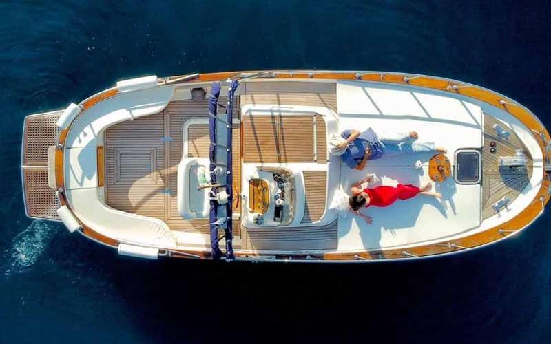 Castro Marina: Cruise Tour among Caves and Crystal-Clear Waters
