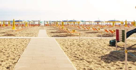 Riccione: Pláž 71 s lehátkem, slunečníkem a aperitivem