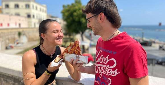 Bari: Tour gastronómico con cata de vinos y monumentos históricos