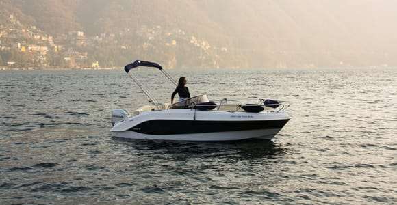 1 ora di guida autonoma sul Lago di Como