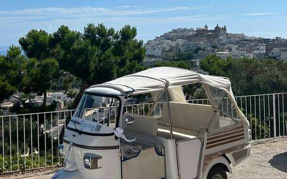 Paseo en Ape Calessino por Ostuni: casco antiguo y olivos