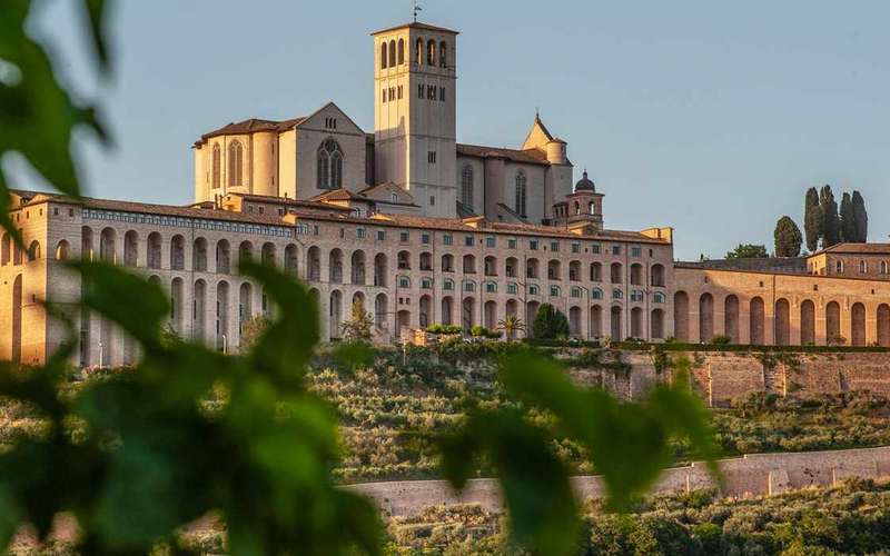 Assisi főbb látnivalói túra a Szent Ferenc-bazilikával