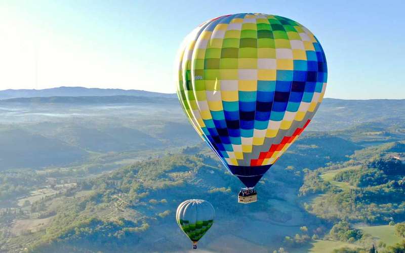 Siena: Balloon Flight Over Tuscany with a Glass of Wine