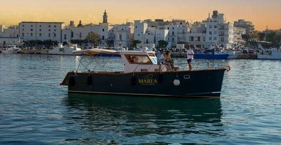 Monopoli: Båttur med matprovning och bad