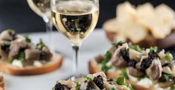 Matera: Aperitif z truflami i szampanem pod drzewem oliwnym