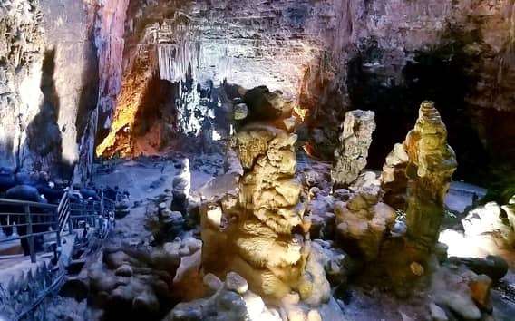 Jaskinie Castellana i rejs po Polignano a Mare z Bari