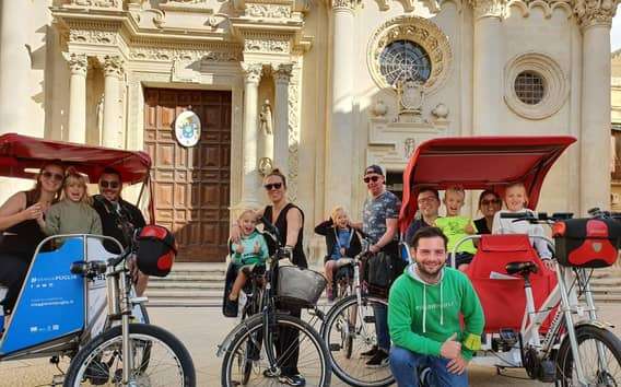 Tour de riquixá em Lecce: guia, Duomo e Santa Croce