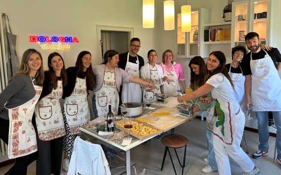 Kochkurs in Bologna mit Pasta, Tiramisu und Weinprobe