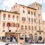 Arezzo: Kalauzolt gyalogos séta a Piazza Grande-val