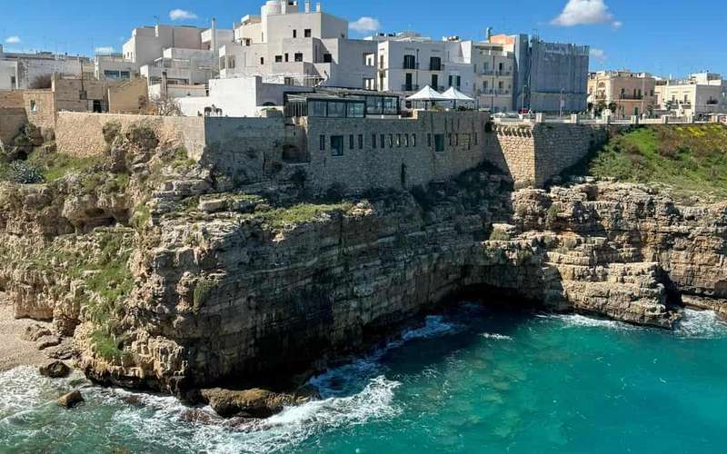 Egész napos kirándulás: Materából Alberobellóba, Polignano a Mare-ba és Bariba