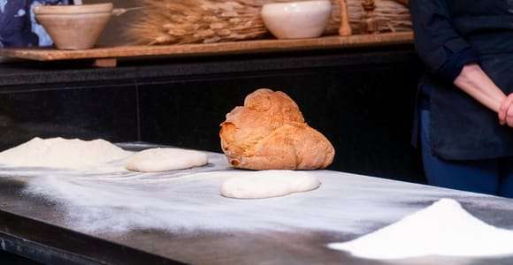 Matera : Atelier de fabrication de pain dans une boulangerie locale
