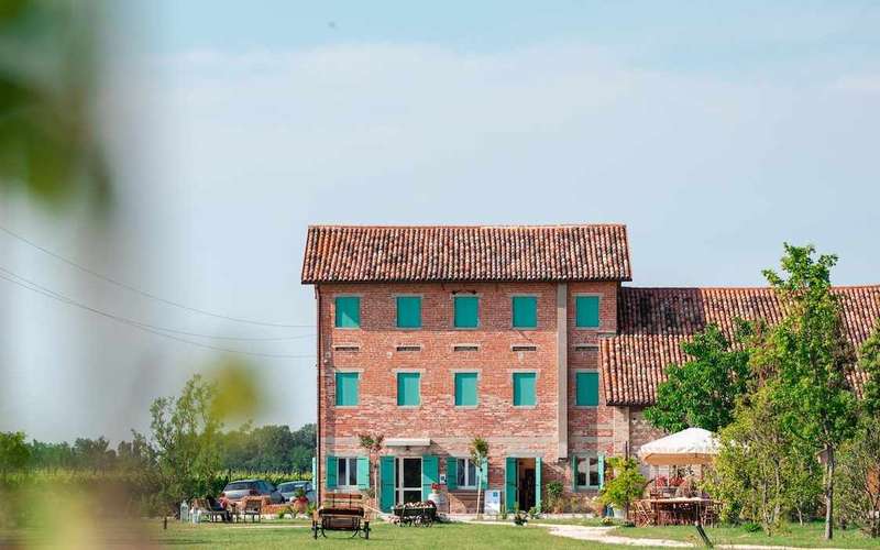 Jesolo: Food and Wine Experience with Local Wines and Products