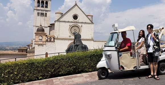 Assise : La vie de Saint François par Tuk Tuk
