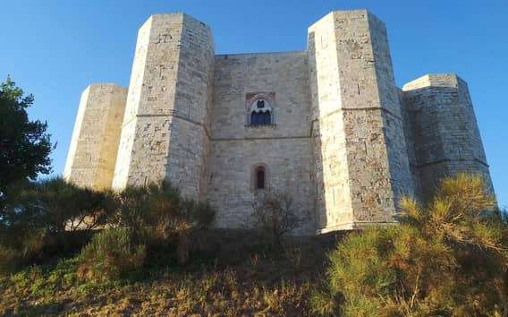 Visite guidée privée du Castel del Monte et ses légendes