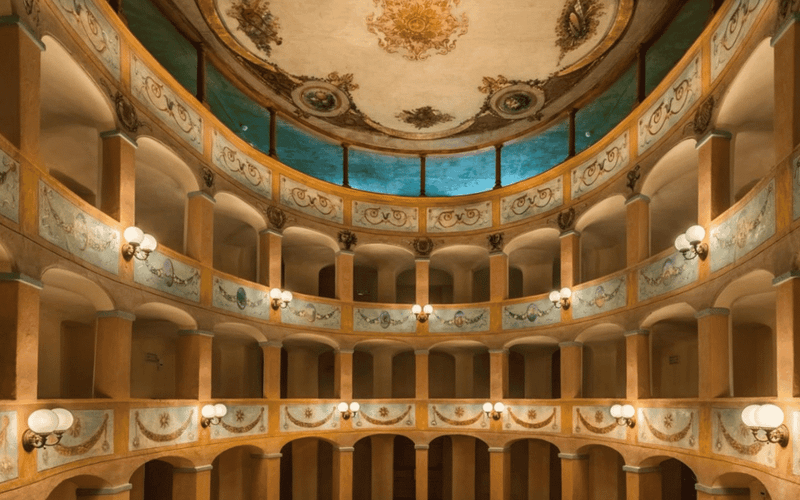 Torino–Finalborgo vonat- és buszjegy Finale Ligure érintésével