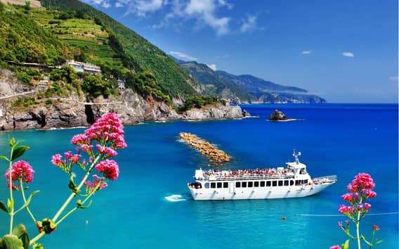 Cinque Terre en grupo reducido en minivan desde Lucca