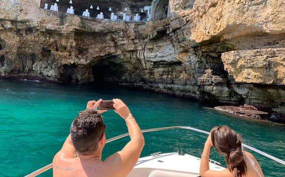 Höhlen Bootstour Polignano a Mare ab San Vito mit Aperitif