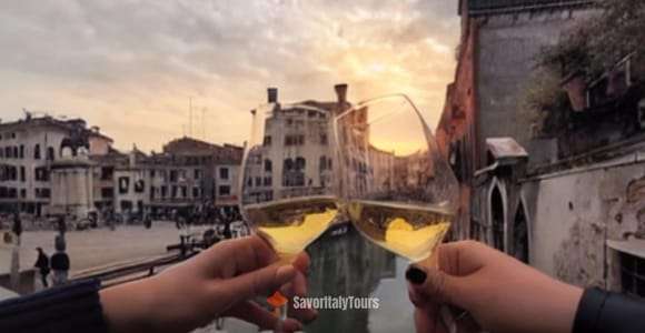 Venecia: Tour a pie al atardecer con degustación de comida y vino