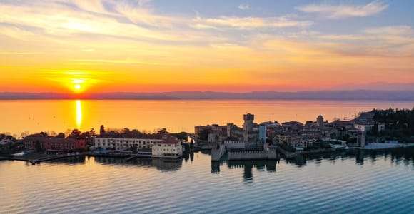 Lake Garda: Historic Castle Cruise with Wine Tasting