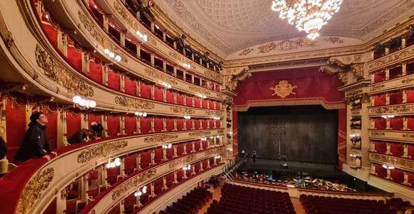 Milão: Visita ao Teatro e Museu La Scala com ingressos