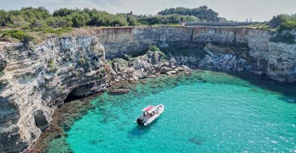 Otranto: Wycieczka pontonem wzdłuż wybrzeża Salento z przerwami na kąpiel i aperitif