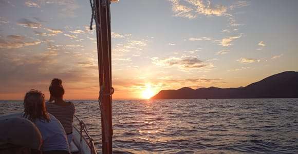 Vernazza: Kreuzfahrt bei Sonnenuntergang... 5terre Kreuzfahrt...schwimmen schnorcheln...